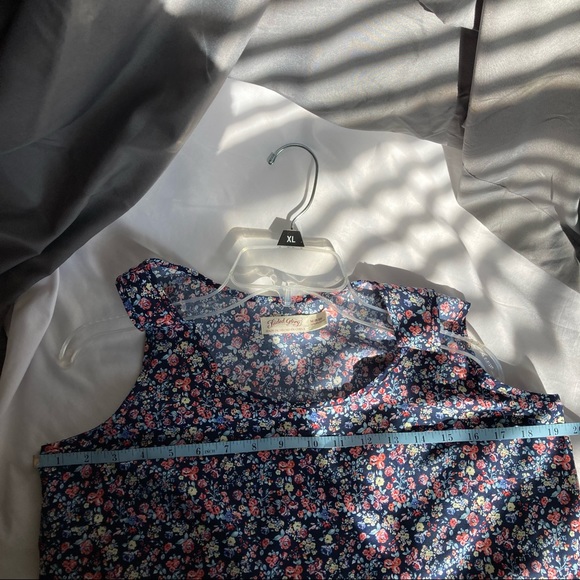 Faded Glory women’s sleeveless blouse. Size Medium (8-10) - Picture 5 of 6